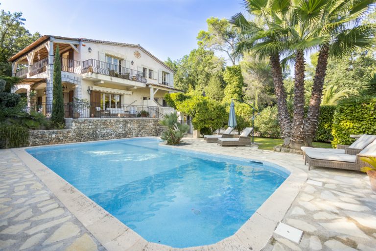 Le-Mas-de-Saint-Paul-French-Riviera-Olivers-Travels