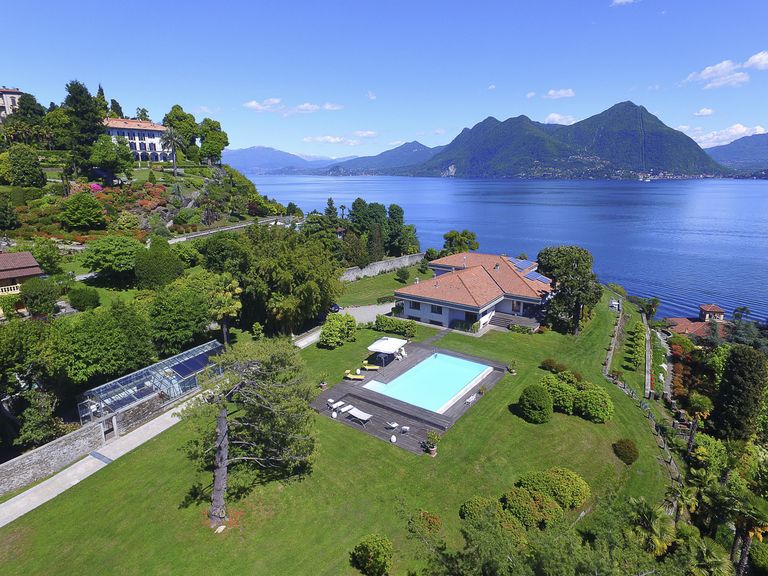 View of villa in Italian lakes