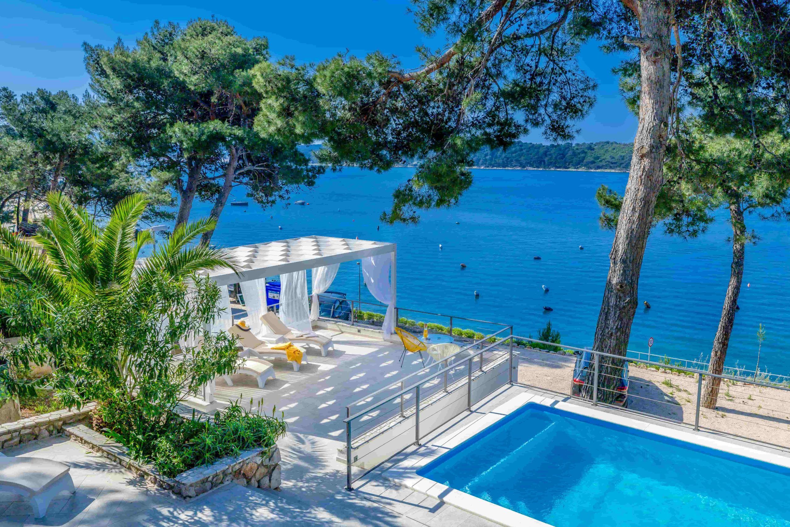 Villa Garden, pool on the seafront, Croatia