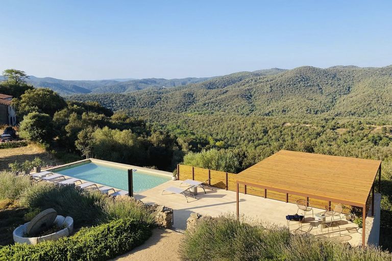 Spanish villa in the countryside with pool